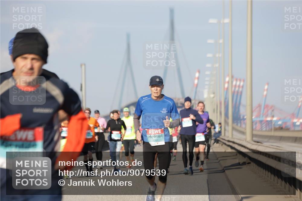 03.10.2025 - Köhlbrandbrückenlauf Jannik Wohlers http://msf.ph/oto/9079539 03.10.2025 09:53:35 Position 3 3261 meine-sportfotos.de