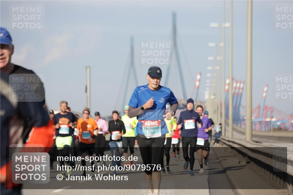 03.10.2025 - Köhlbrandbrückenlauf Jannik Wohlers http://msf.ph/oto/9079576 03.10.2025 09:53:35 Position 3 3261 meine-sportfotos.de