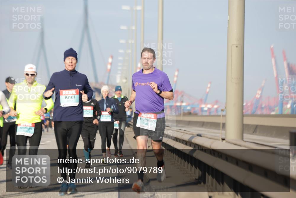 03.10.2025 - Köhlbrandbrückenlauf Jannik Wohlers http://msf.ph/oto/9079789 03.10.2025 09:53:41 Position 3 1257, 2990 meine-sportfotos.de