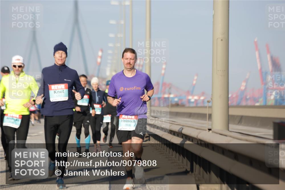 03.10.2025 - Köhlbrandbrückenlauf Jannik Wohlers http://msf.ph/oto/9079808 03.10.2025 09:53:41 Position 3 1257, 2990 meine-sportfotos.de