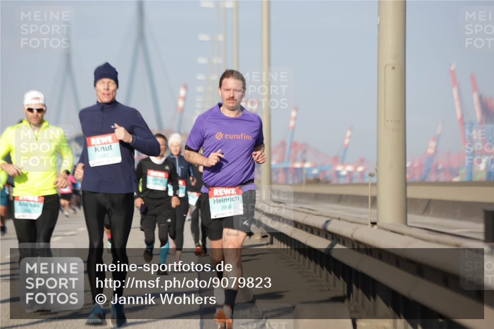 03.10.2025 - Köhlbrandbrückenlauf Jannik Wohlers http://msf.ph/oto/9079823 03.10.2025 09:53:41 Position 3 1257, 2990 meine-sportfotos.de