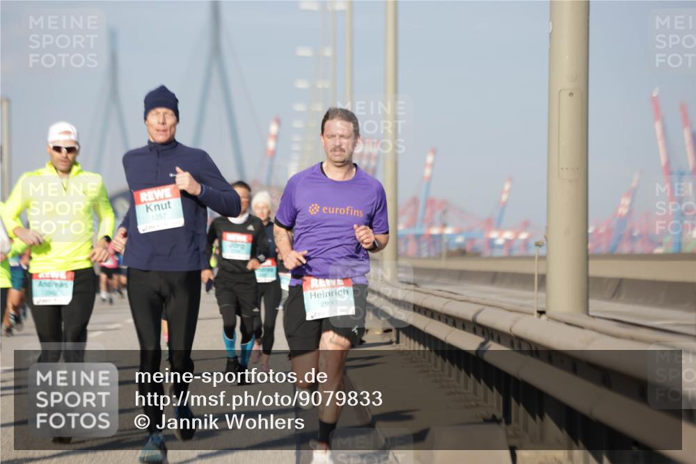 03.10.2025 - Köhlbrandbrückenlauf Jannik Wohlers http://msf.ph/oto/9079833 03.10.2025 09:53:41 Position 3 1257, 2990 meine-sportfotos.de