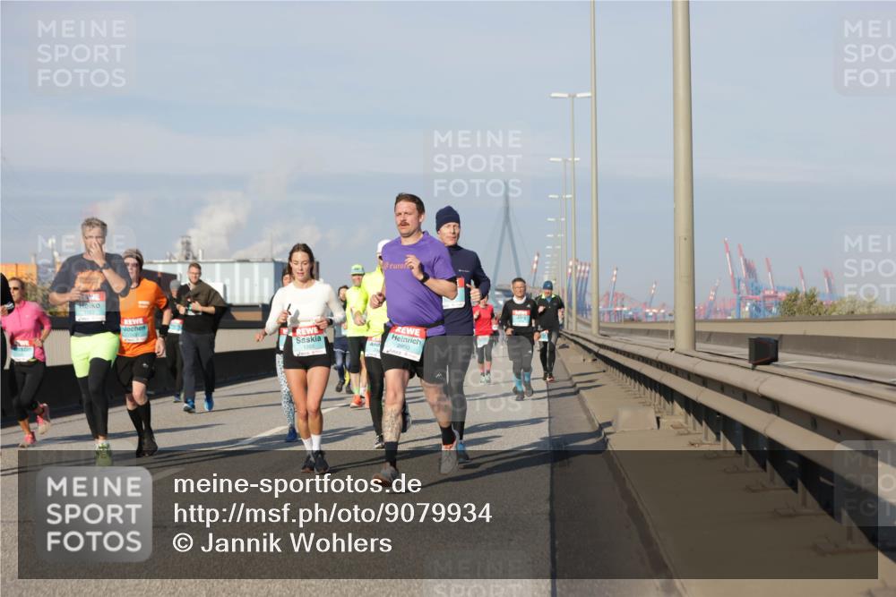 03.10.2025 - Köhlbrandbrückenlauf Jannik Wohlers http://msf.ph/oto/9079934 03.10.2025 09:53:43 Position 3 2990 meine-sportfotos.de