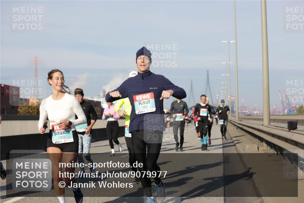 03.10.2025 - Köhlbrandbrückenlauf Jannik Wohlers http://msf.ph/oto/9079977 03.10.2025 09:53:45 Position 3 1203, 1257, 36 meine-sportfotos.de