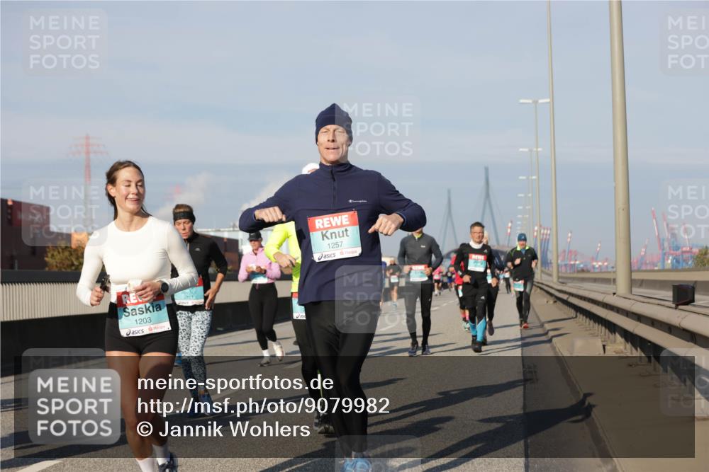 03.10.2025 - Köhlbrandbrückenlauf Jannik Wohlers http://msf.ph/oto/9079982 03.10.2025 09:53:45 Position 3 1203, 3811, 1257 meine-sportfotos.de