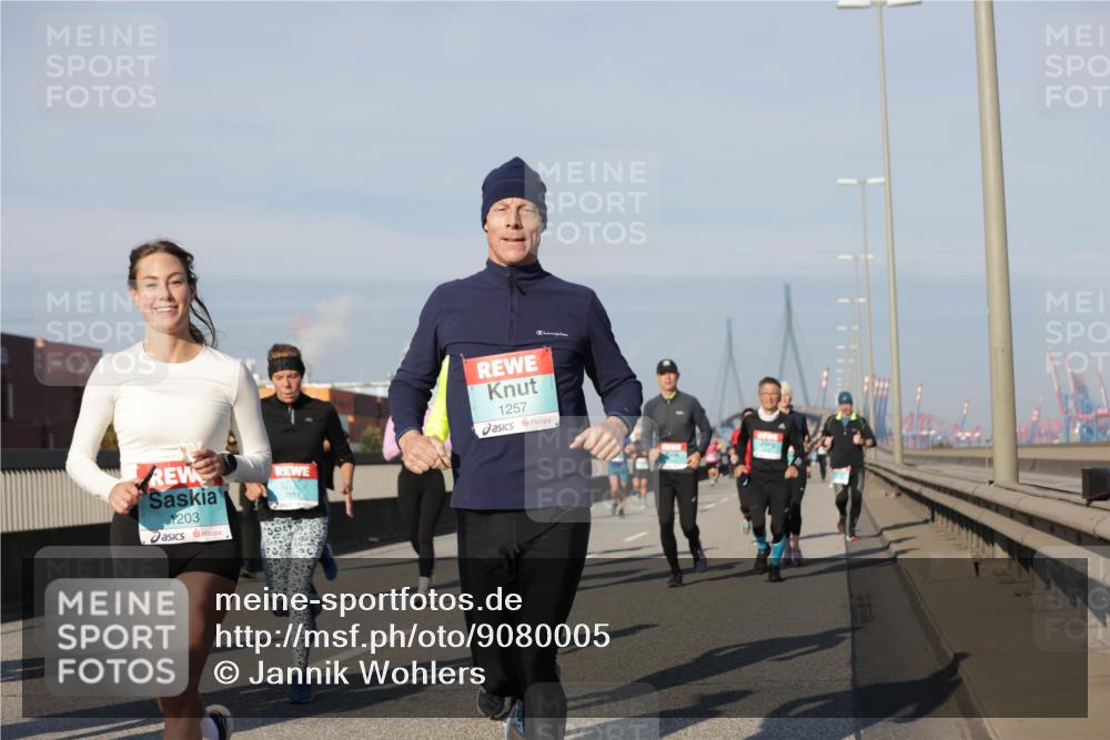 03.10.2025 - Köhlbrandbrückenlauf Jannik Wohlers http://msf.ph/oto/9080005 03.10.2025 09:53:45 Position 3 1203, 1257 meine-sportfotos.de