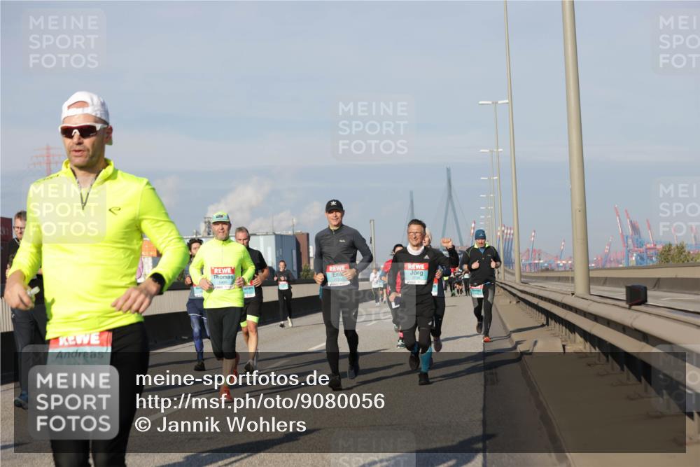 03.10.2025 - Köhlbrandbrückenlauf Jannik Wohlers http://msf.ph/oto/9080056 03.10.2025 09:53:46 Position 3 2942, 1409 meine-sportfotos.de