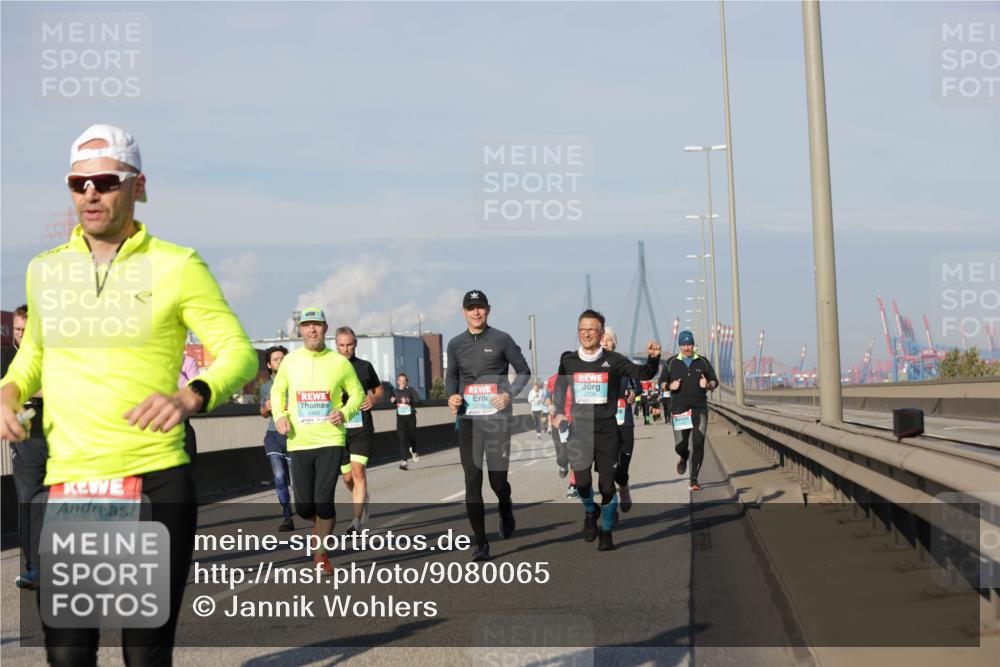 03.10.2025 - Köhlbrandbrückenlauf Jannik Wohlers http://msf.ph/oto/9080065 03.10.2025 09:53:46 Position 3 2942, 1409 meine-sportfotos.de