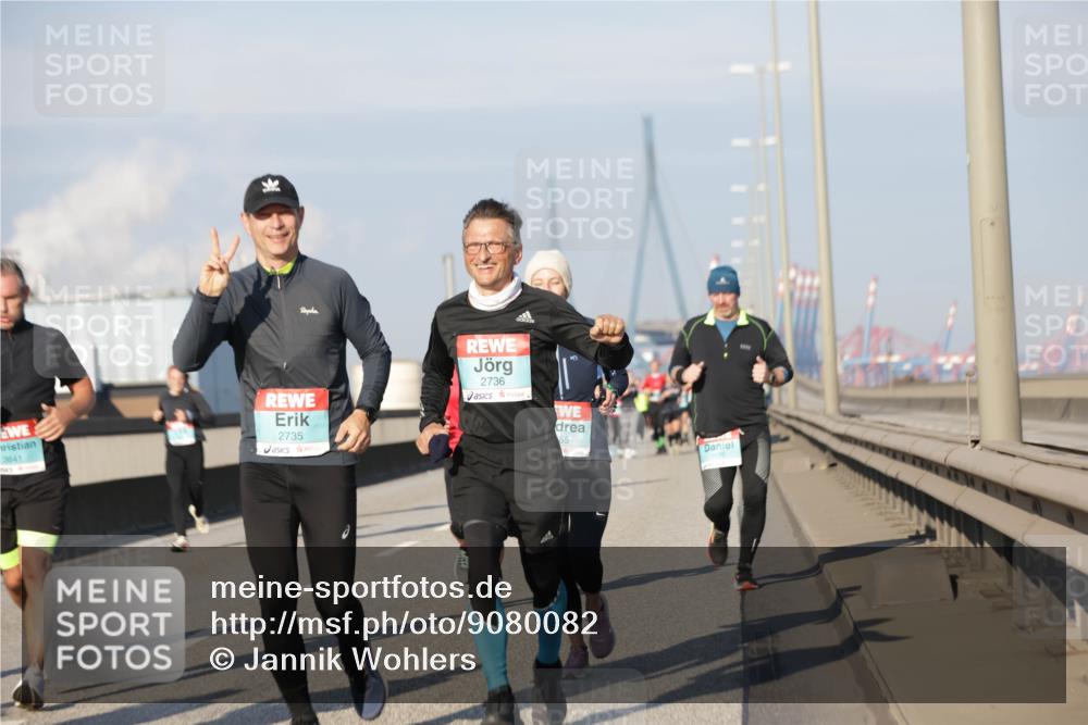03.10.2025 - Köhlbrandbrückenlauf Jannik Wohlers http://msf.ph/oto/9080082 03.10.2025 09:53:47 Position 3 3641, 2735, 2736, 55 meine-sportfotos.de