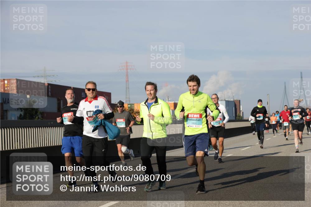 03.10.2025 - Köhlbrandbrückenlauf Jannik Wohlers http://msf.ph/oto/9080709 03.10.2025 09:54:16 Position 3 1243, 1601 meine-sportfotos.de