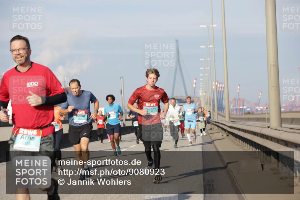 03.10.2025 - Köhlbrandbrückenlauf Jannik Wohlers http://msf.ph/oto/9080923 03.10.2025 09:54:24 Position 3 1375, 2026, 3738 meine-sportfotos.de
