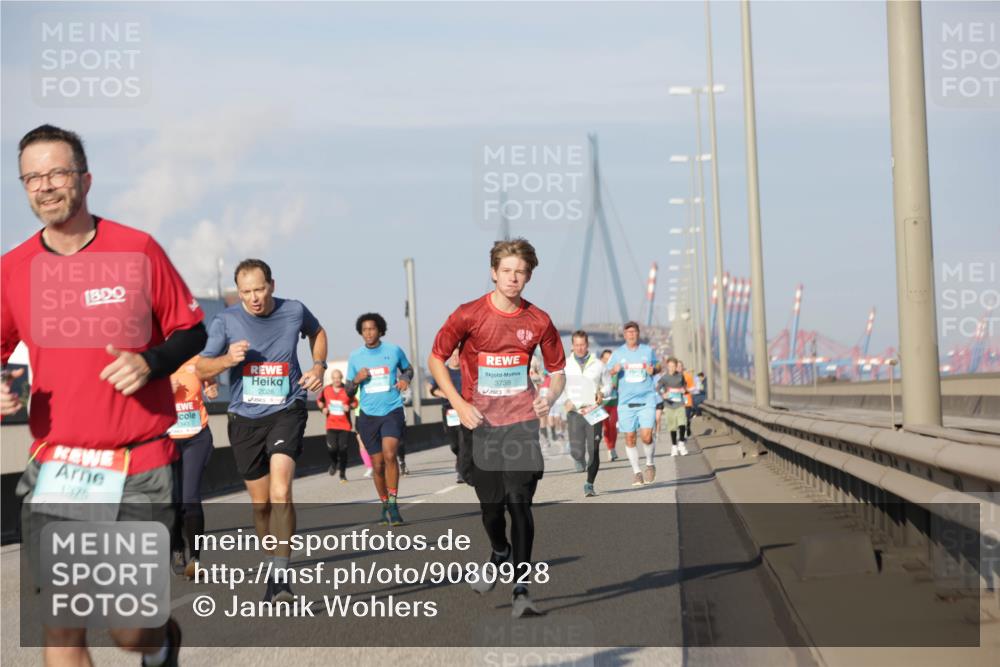 03.10.2025 - Köhlbrandbrückenlauf Jannik Wohlers http://msf.ph/oto/9080928 03.10.2025 09:54:24 Position 3 1375, 3738, 2026 meine-sportfotos.de