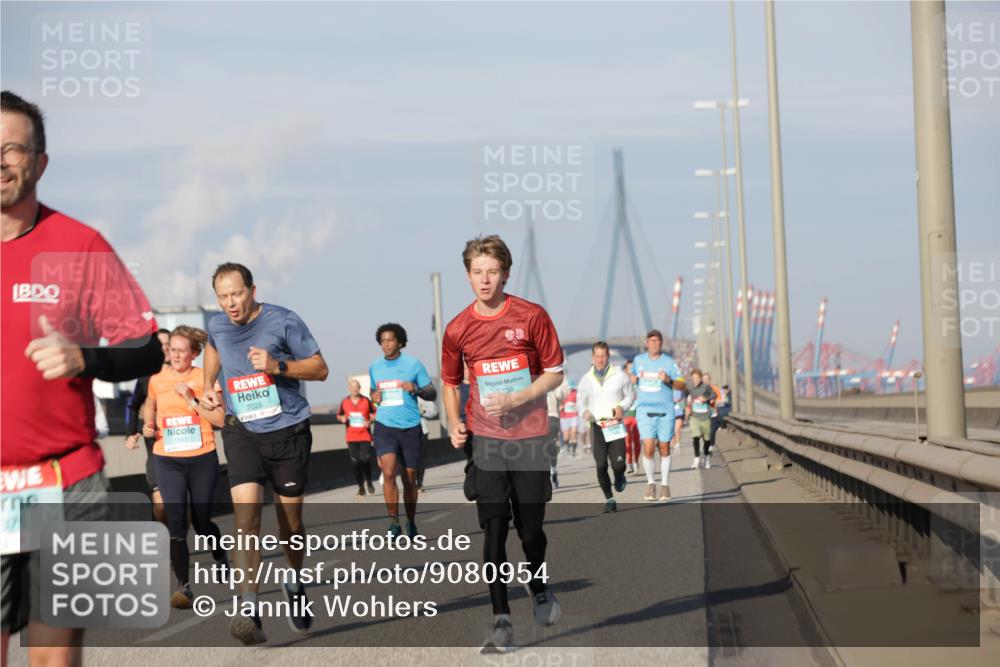 03.10.2025 - Köhlbrandbrückenlauf Jannik Wohlers http://msf.ph/oto/9080954 03.10.2025 09:54:24 Position 3 2026, 3738, 575 meine-sportfotos.de