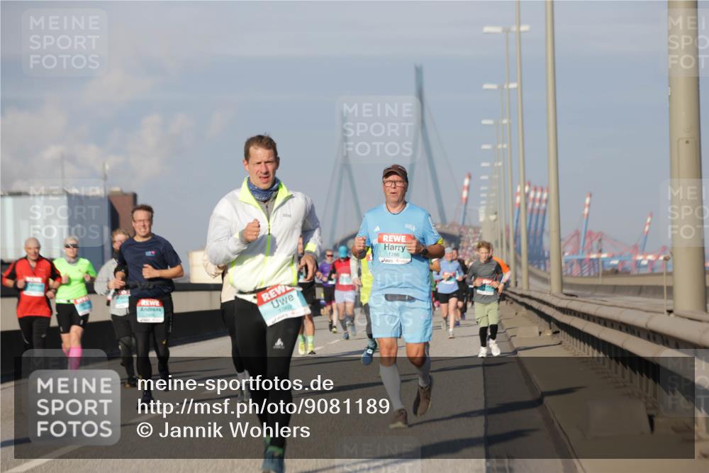 03.10.2025 - Köhlbrandbrückenlauf Jannik Wohlers http://msf.ph/oto/9081189 03.10.2025 09:54:30 Position 3 1367, 1286 meine-sportfotos.de