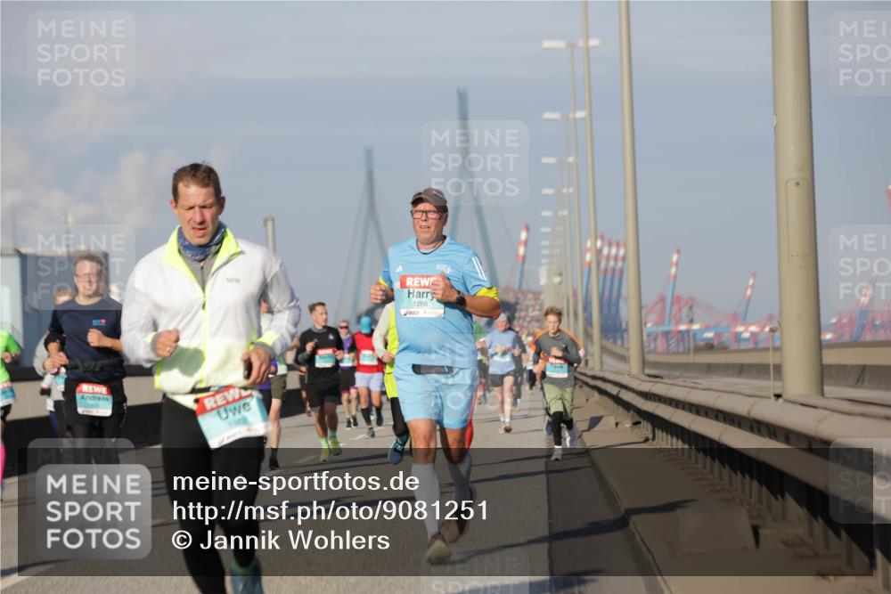 03.10.2025 - Köhlbrandbrückenlauf Jannik Wohlers http://msf.ph/oto/9081251 03.10.2025 09:54:31 Position 3 1286 meine-sportfotos.de