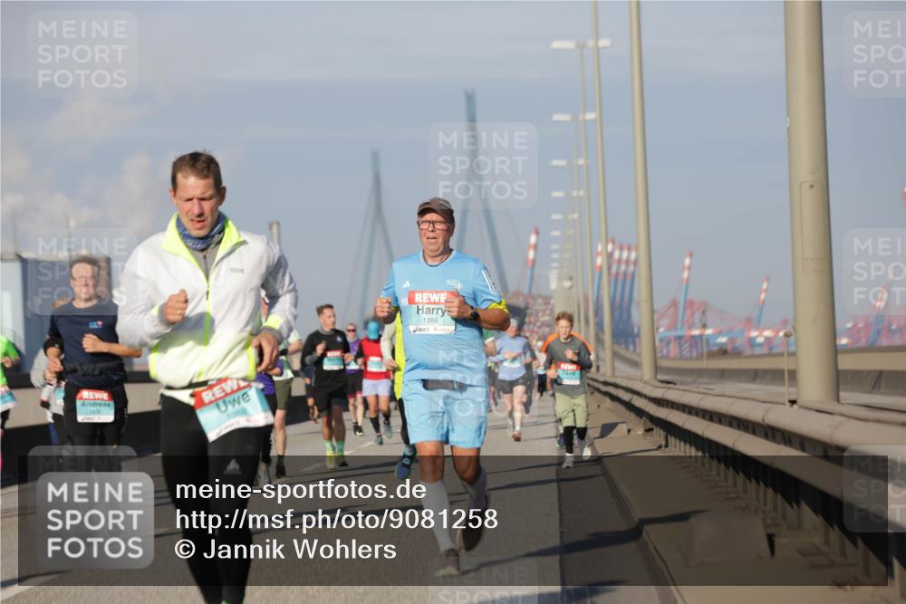 03.10.2025 - Köhlbrandbrückenlauf Jannik Wohlers http://msf.ph/oto/9081258 03.10.2025 09:54:31 Position 3 1286 meine-sportfotos.de