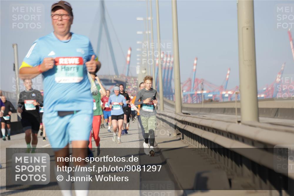 03.10.2025 - Köhlbrandbrückenlauf Jannik Wohlers http://msf.ph/oto/9081297 03.10.2025 09:54:32 Position 3 1286, 3707 meine-sportfotos.de