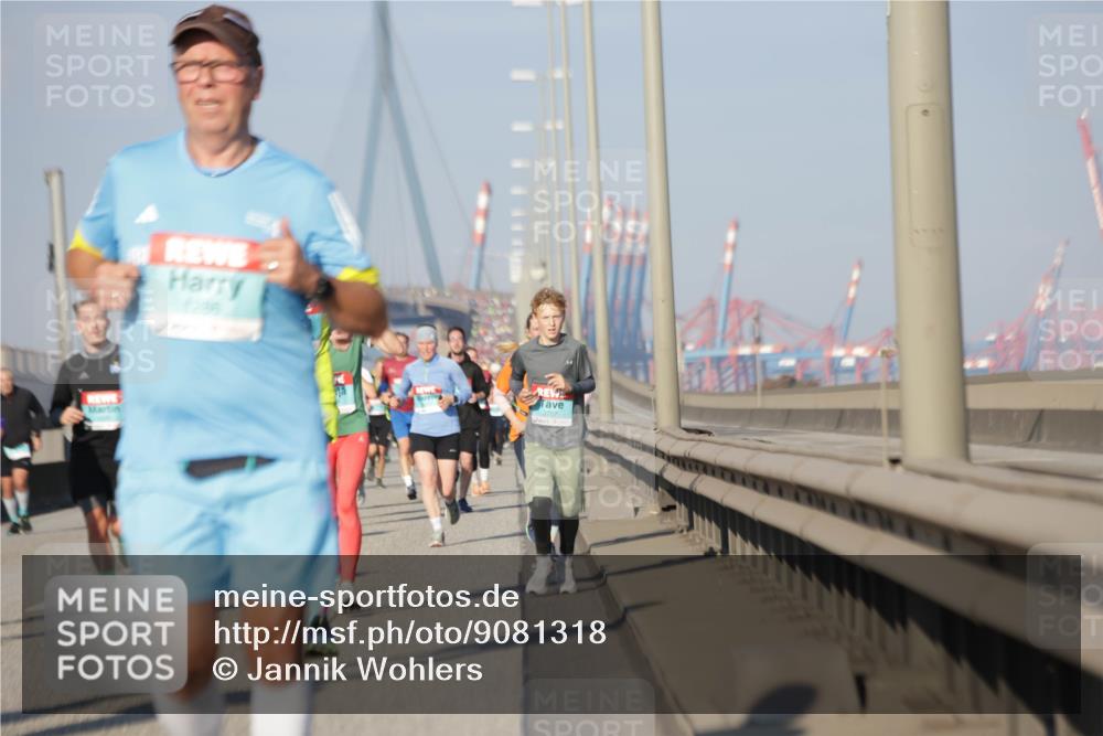 03.10.2025 - Köhlbrandbrückenlauf Jannik Wohlers http://msf.ph/oto/9081318 03.10.2025 09:54:33 Position 3 1288, 3707 meine-sportfotos.de