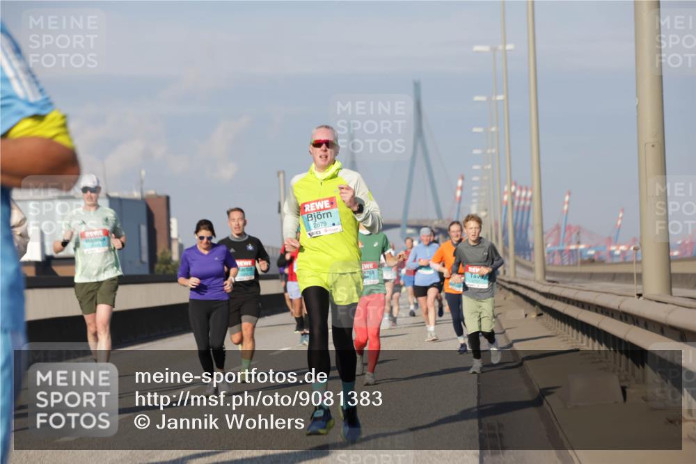 03.10.2025 - Köhlbrandbrückenlauf Jannik Wohlers http://msf.ph/oto/9081383 03.10.2025 09:54:35 Position 3 2679 meine-sportfotos.de