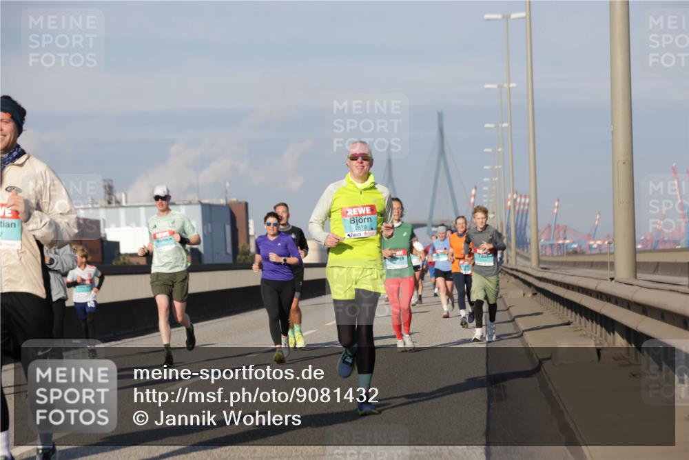 03.10.2025 - Köhlbrandbrückenlauf Jannik Wohlers http://msf.ph/oto/9081432 03.10.2025 09:54:35 Position 3 7, 2679 meine-sportfotos.de