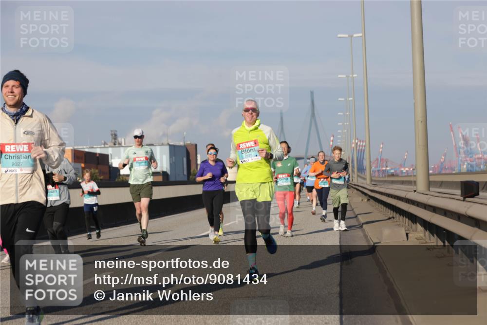 03.10.2025 - Köhlbrandbrückenlauf Jannik Wohlers http://msf.ph/oto/9081434 03.10.2025 09:54:36 Position 3 2027, 2679 meine-sportfotos.de