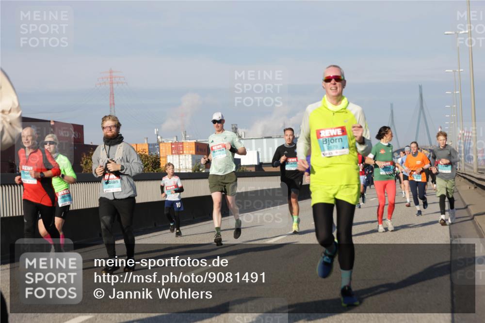 03.10.2025 - Köhlbrandbrückenlauf Jannik Wohlers http://msf.ph/oto/9081491 03.10.2025 09:54:37 Position 3 10, 2679 meine-sportfotos.de