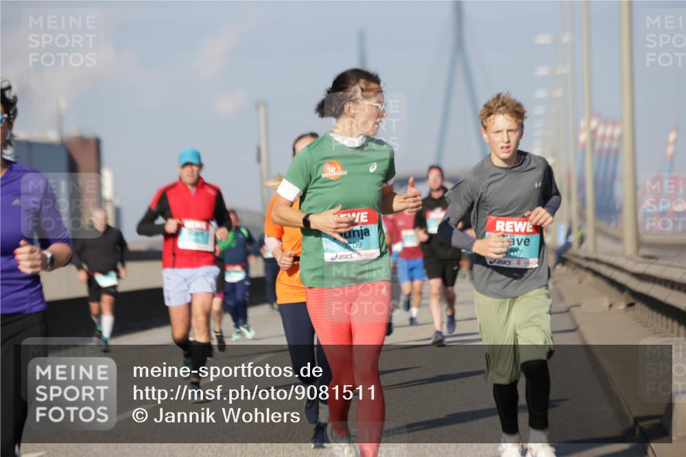 03.10.2025 - Köhlbrandbrückenlauf Jannik Wohlers http://msf.ph/oto/9081511 03.10.2025 09:54:39 Position 3 3709, 707 meine-sportfotos.de