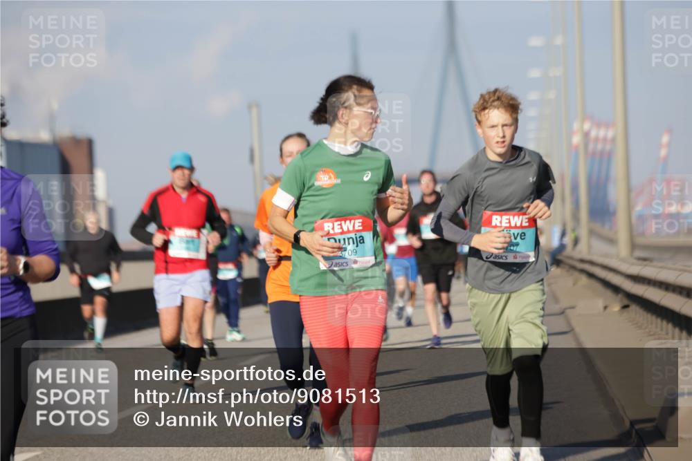 03.10.2025 - Köhlbrandbrückenlauf Jannik Wohlers http://msf.ph/oto/9081513 03.10.2025 09:54:39 Position 3 09, 707 meine-sportfotos.de