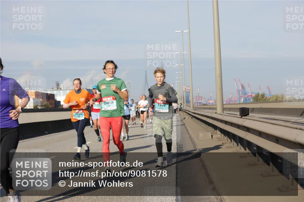 03.10.2025 - Köhlbrandbrückenlauf Jannik Wohlers http://msf.ph/oto/9081578 03.10.2025 09:54:40 Position 3 3709, 3707, 1858 meine-sportfotos.de