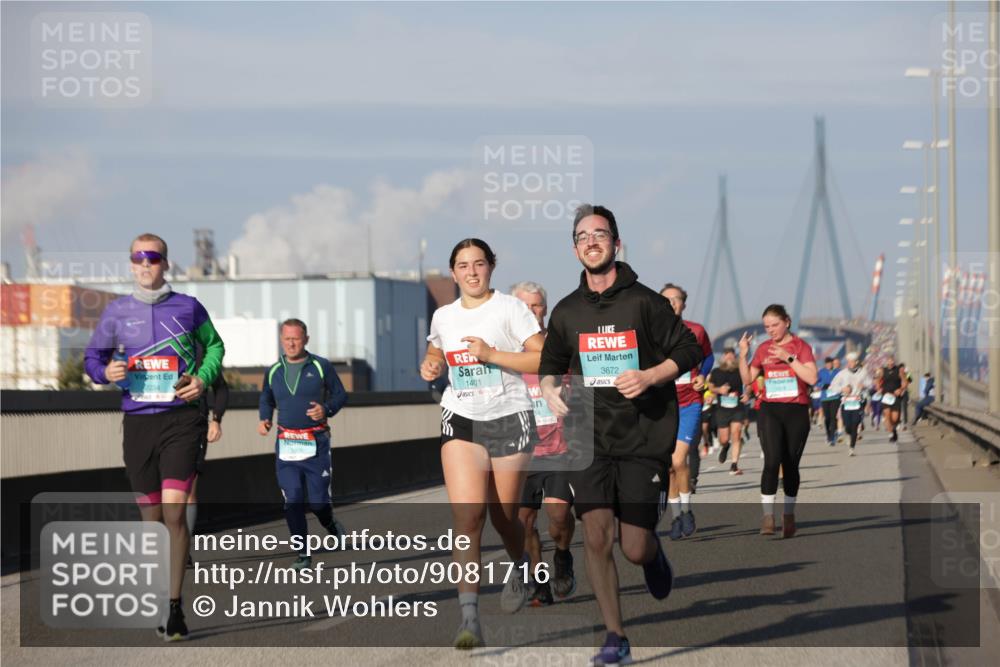 03.10.2025 - Köhlbrandbrückenlauf Jannik Wohlers http://msf.ph/oto/9081716 03.10.2025 09:54:45 Position 3 2034, 1401, 3672 meine-sportfotos.de