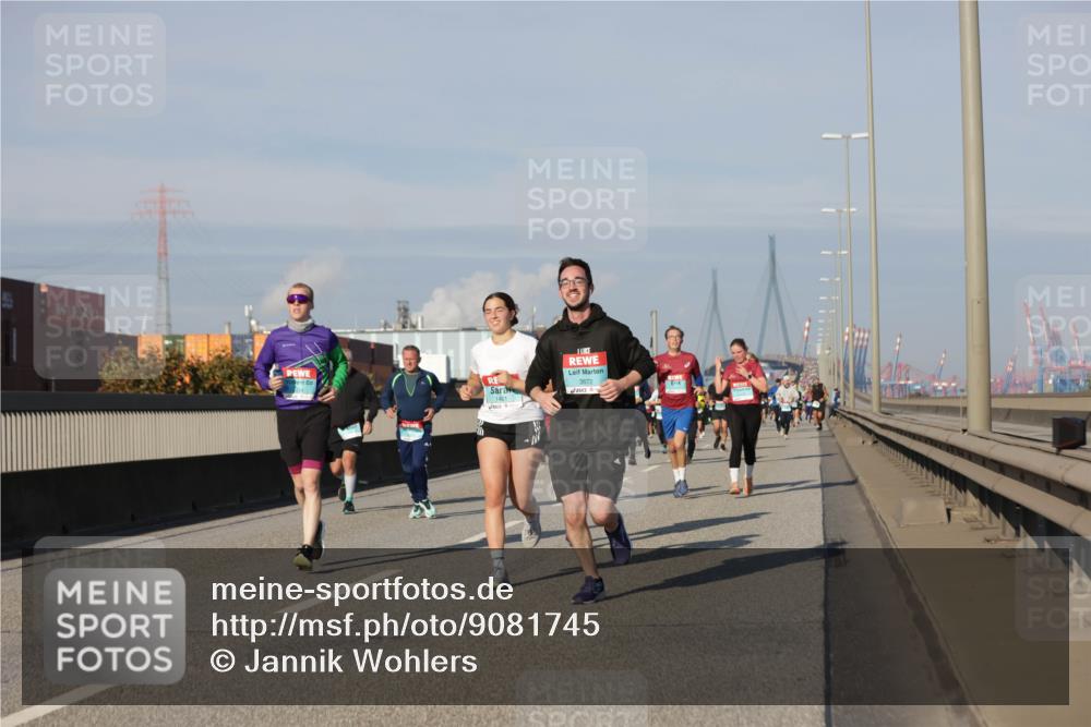 03.10.2025 - Köhlbrandbrückenlauf Jannik Wohlers http://msf.ph/oto/9081745 03.10.2025 09:54:46 Position 3 1401, 3672 meine-sportfotos.de