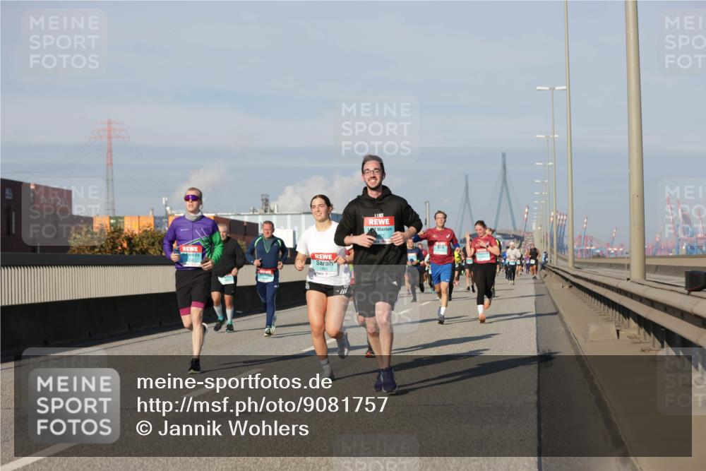 03.10.2025 - Köhlbrandbrückenlauf Jannik Wohlers http://msf.ph/oto/9081757 03.10.2025 09:54:46 Position 3 1401 meine-sportfotos.de
