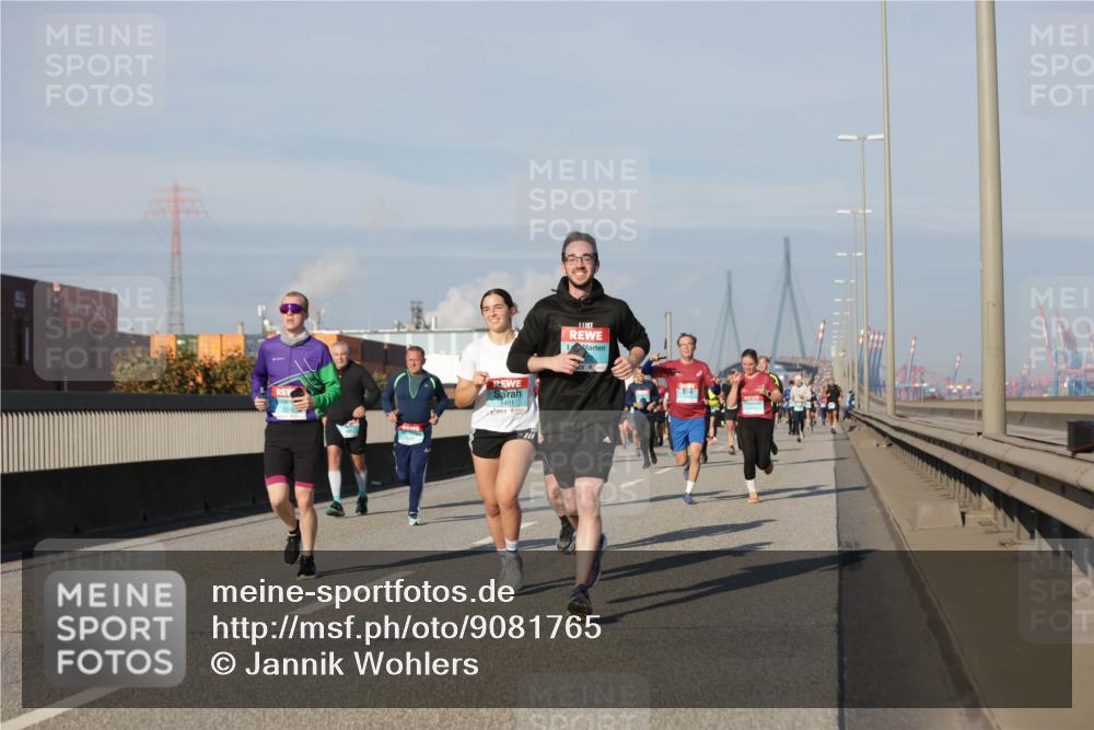 03.10.2025 - Köhlbrandbrückenlauf Jannik Wohlers http://msf.ph/oto/9081765 03.10.2025 09:54:46 Position 3 1401 meine-sportfotos.de