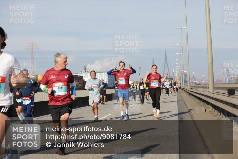 03.10.2025 - Köhlbrandbrückenlauf Jannik Wohlers http://msf.ph/oto/9081784 03.10.2025 09:54:49 Position 3 2134 meine-sportfotos.de