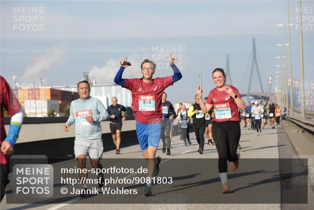 03.10.2025 - Köhlbrandbrückenlauf Jannik Wohlers http://msf.ph/oto/9081803 03.10.2025 09:54:49 Position 3 3542, 1901, 1818 meine-sportfotos.de