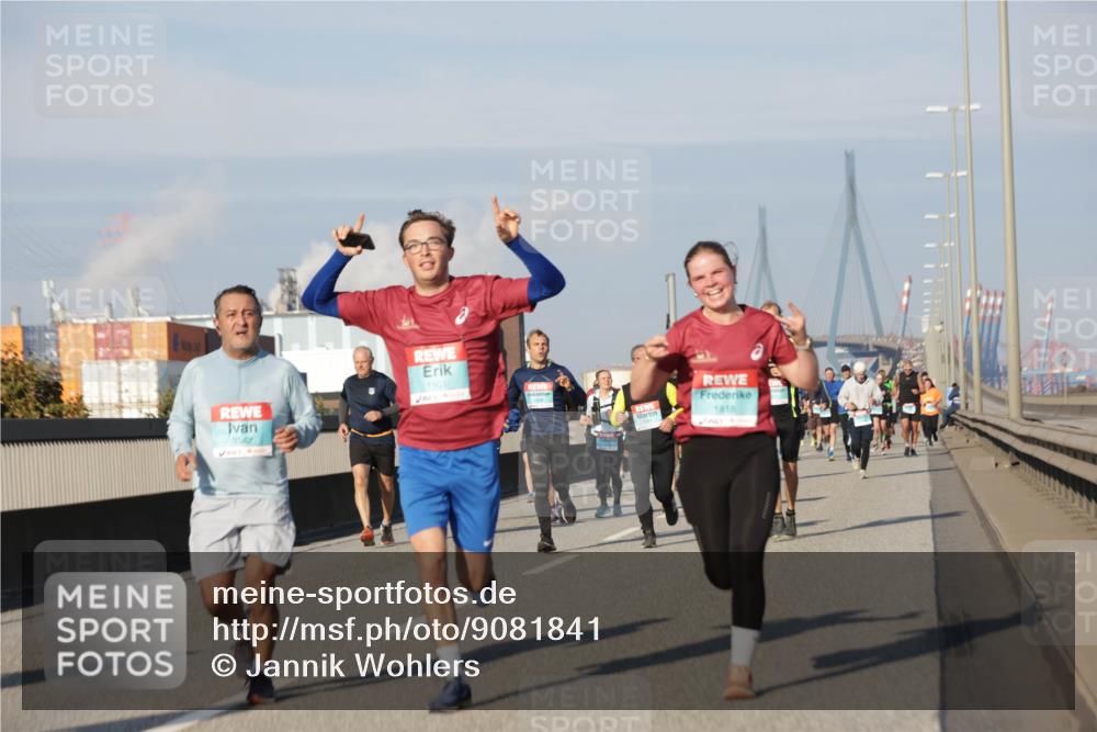 03.10.2025 - Köhlbrandbrückenlauf Jannik Wohlers http://msf.ph/oto/9081841 03.10.2025 09:54:50 Position 3 3542, 1901, 1818 meine-sportfotos.de