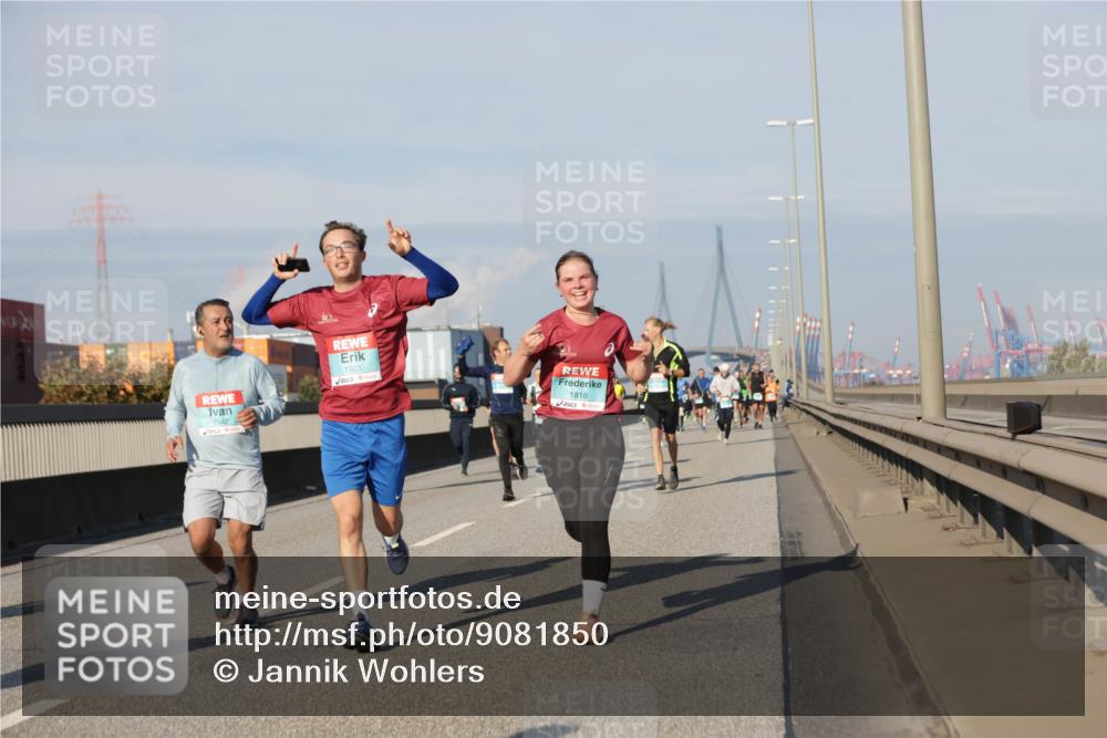 03.10.2025 - Köhlbrandbrückenlauf Jannik Wohlers http://msf.ph/oto/9081850 03.10.2025 09:54:50 Position 3 3542, 1901, 1818 meine-sportfotos.de