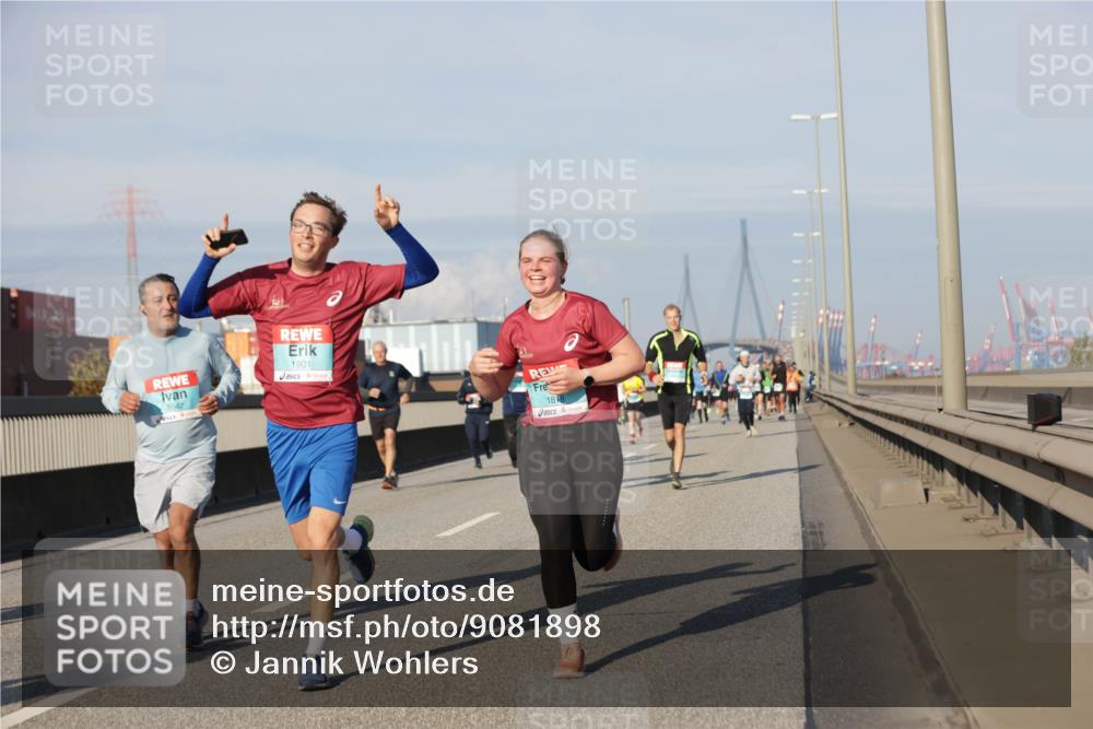 03.10.2025 - Köhlbrandbrückenlauf Jannik Wohlers http://msf.ph/oto/9081898 03.10.2025 09:54:51 Position 3 3542, 1901, 1818 meine-sportfotos.de