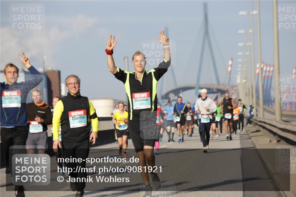 03.10.2025 - Köhlbrandbrückenlauf Jannik Wohlers http://msf.ph/oto/9081921 03.10.2025 09:54:52 Position 3 1568, 1464, 1201 meine-sportfotos.de