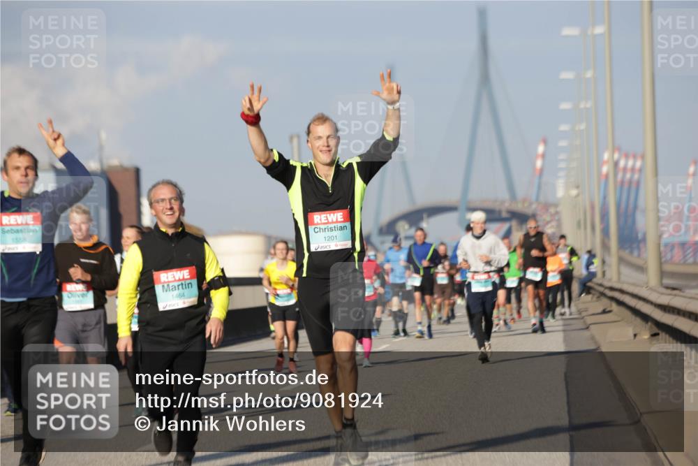 03.10.2025 - Köhlbrandbrückenlauf Jannik Wohlers http://msf.ph/oto/9081924 03.10.2025 09:54:52 Position 3 1558, 1464, 1201 meine-sportfotos.de