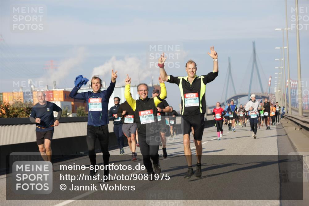 03.10.2025 - Köhlbrandbrückenlauf Jannik Wohlers http://msf.ph/oto/9081975 03.10.2025 09:54:53 Position 3 1558, 1301, 1464, 1201 meine-sportfotos.de