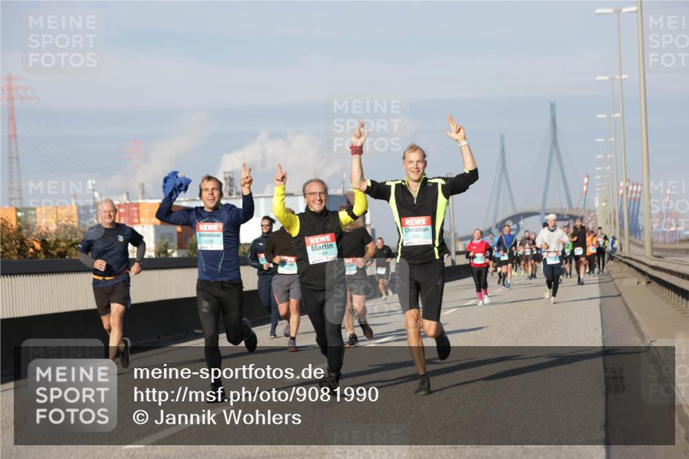 03.10.2025 - Köhlbrandbrückenlauf Jannik Wohlers http://msf.ph/oto/9081990 03.10.2025 09:54:53 Position 3 1558, 1464, 1201 meine-sportfotos.de