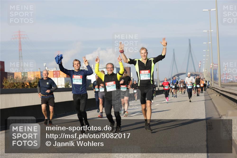 03.10.2025 - Köhlbrandbrückenlauf Jannik Wohlers http://msf.ph/oto/9082017 03.10.2025 09:54:53 Position 3 1558, 1464, 1201 meine-sportfotos.de