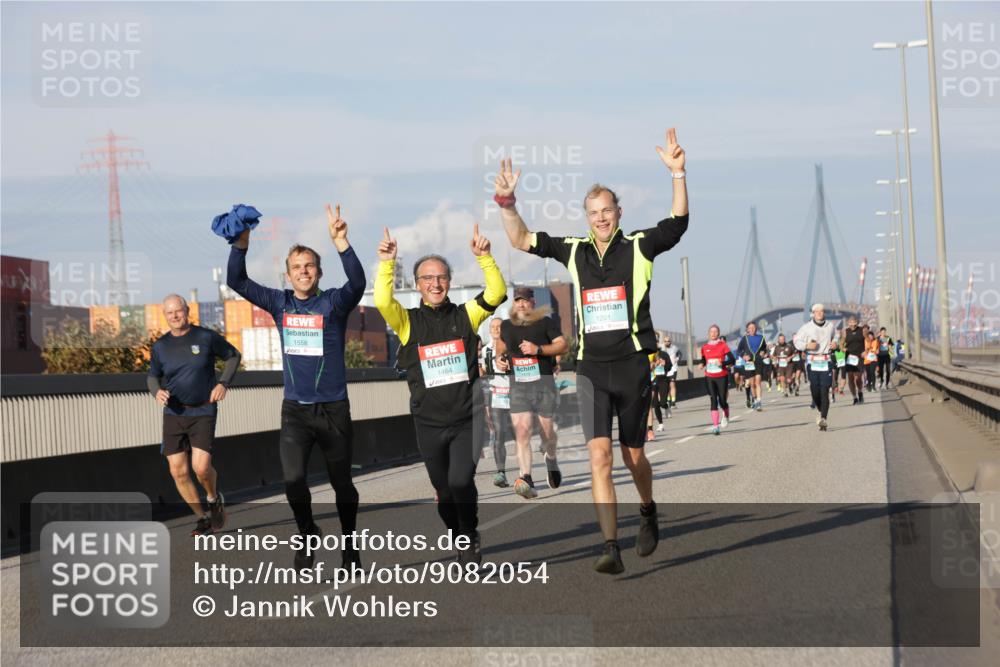 03.10.2025 - Köhlbrandbrückenlauf Jannik Wohlers http://msf.ph/oto/9082054 03.10.2025 09:54:54 Position 3 1558, 1464, 1201 meine-sportfotos.de