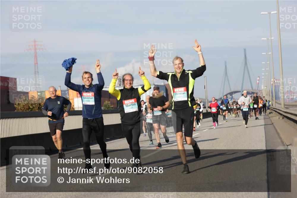 03.10.2025 - Köhlbrandbrückenlauf Jannik Wohlers http://msf.ph/oto/9082058 03.10.2025 09:54:54 Position 3 1558, 1464, 1201 meine-sportfotos.de
