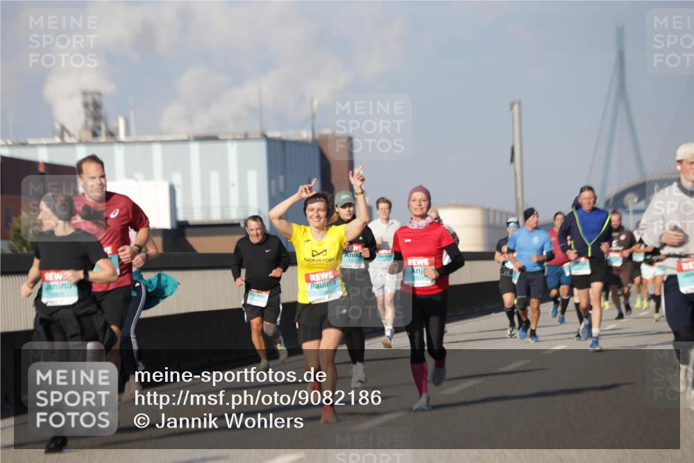 03.10.2025 - Köhlbrandbrückenlauf Jannik Wohlers http://msf.ph/oto/9082186 03.10.2025 09:54:57 Position 3 1747, 3334 meine-sportfotos.de