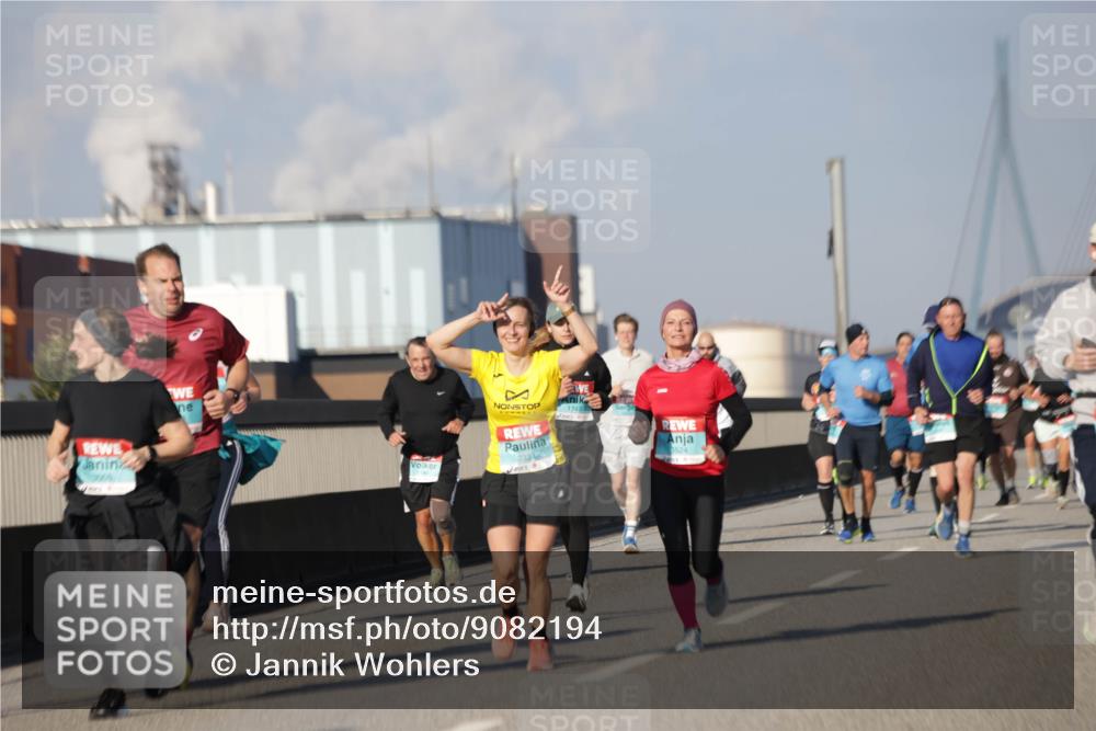 03.10.2025 - Köhlbrandbrückenlauf Jannik Wohlers http://msf.ph/oto/9082194 03.10.2025 09:54:58 Position 3 3334, 1747 meine-sportfotos.de