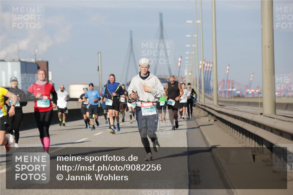 03.10.2025 - Köhlbrandbrückenlauf Jannik Wohlers http://msf.ph/oto/9082256 03.10.2025 09:54:59 Position 3 3524, 1544 meine-sportfotos.de
