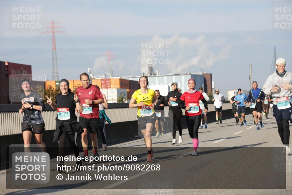 03.10.2025 - Köhlbrandbrückenlauf Jannik Wohlers http://msf.ph/oto/9082268 03.10.2025 09:55:00 Position 3 2882, 3068, 3334, 6524 meine-sportfotos.de