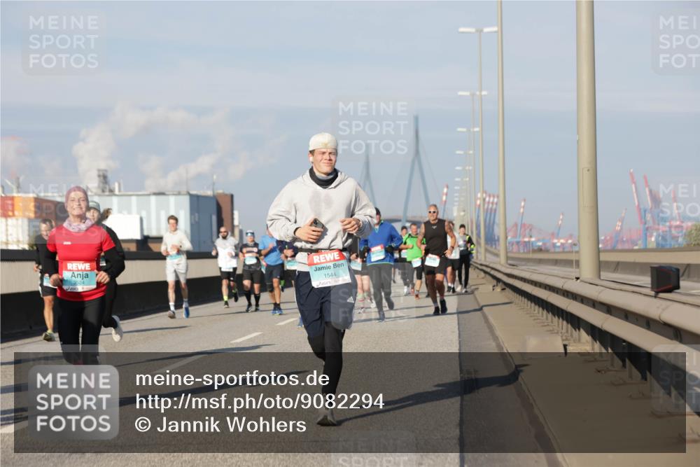 03.10.2025 - Köhlbrandbrückenlauf Jannik Wohlers http://msf.ph/oto/9082294 03.10.2025 09:55:02 Position 3 3524, 1544 meine-sportfotos.de